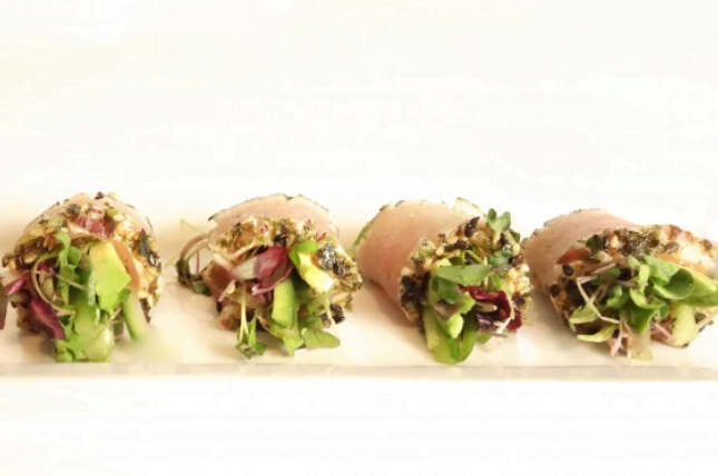 Seared tuna rolls with microgreens