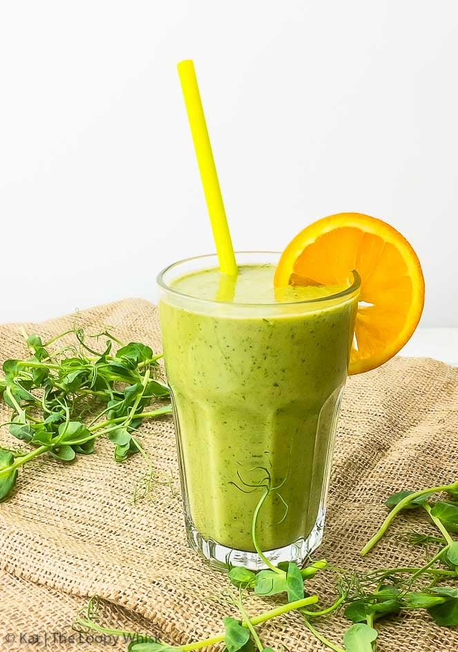 SPRING GREEN SMOOTHIE WITH PEA SHOOTS